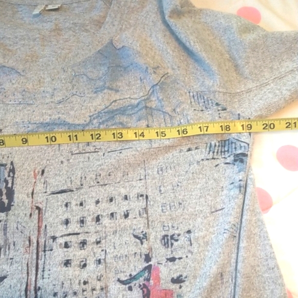 Cato EST. 1946 size M gray tunic top with street car scene. - Picture 12 of 13